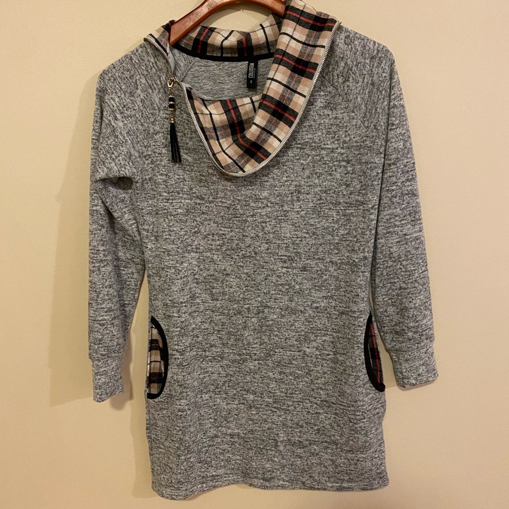 Women’s gray sweater